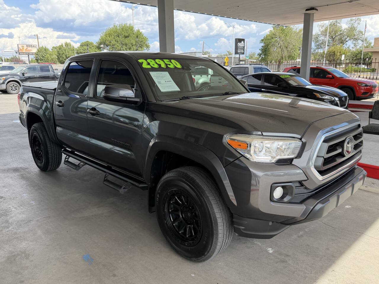 Used 2022 Toyota Tacoma SR5 AWD/4WD image 2
