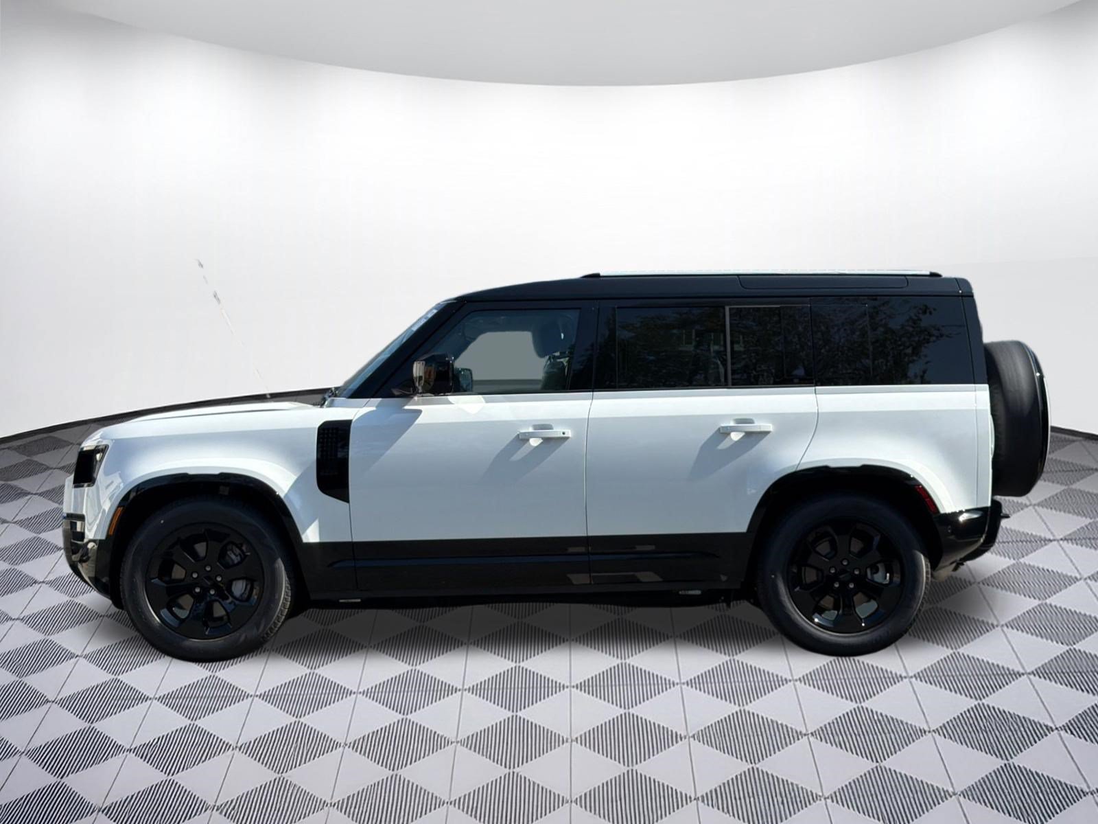 New 2026 Land Rover Defender 110 X-Dynamic SE AWD/4WD image 2