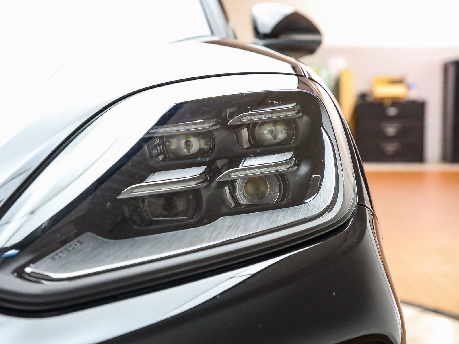 Certified 2025 Porsche Cayenne image 11