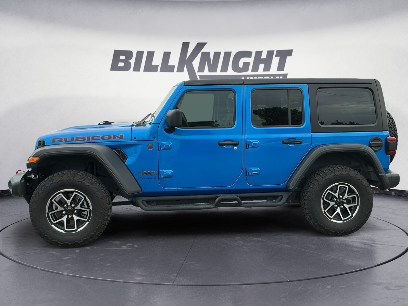 Used 2024 Jeep Wrangler Unlimited Rubicon w/ Technology Group AWD/4WD image 3