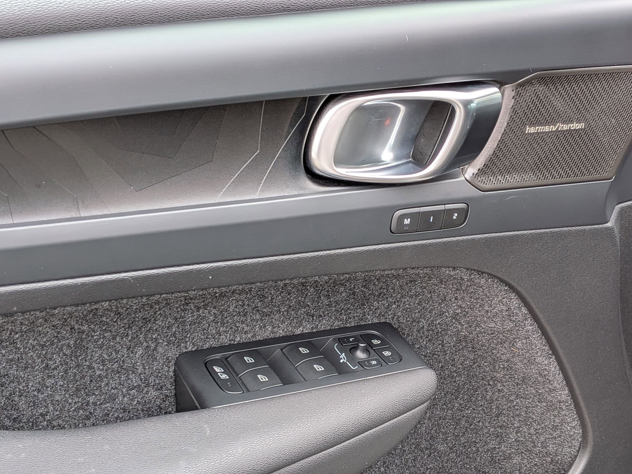 Certified 2023 Volvo C40 P8 Recharge Ultimate image 13