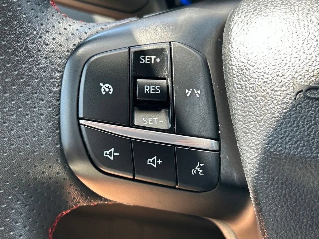 Used 2025 Ford Escape ST-Line Select AWD/4WD image 25