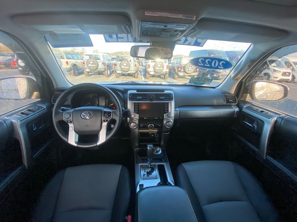 Used 2022 Toyota 4Runner SR5 Premium w/ Moonroof Package AWD/4WD image 26