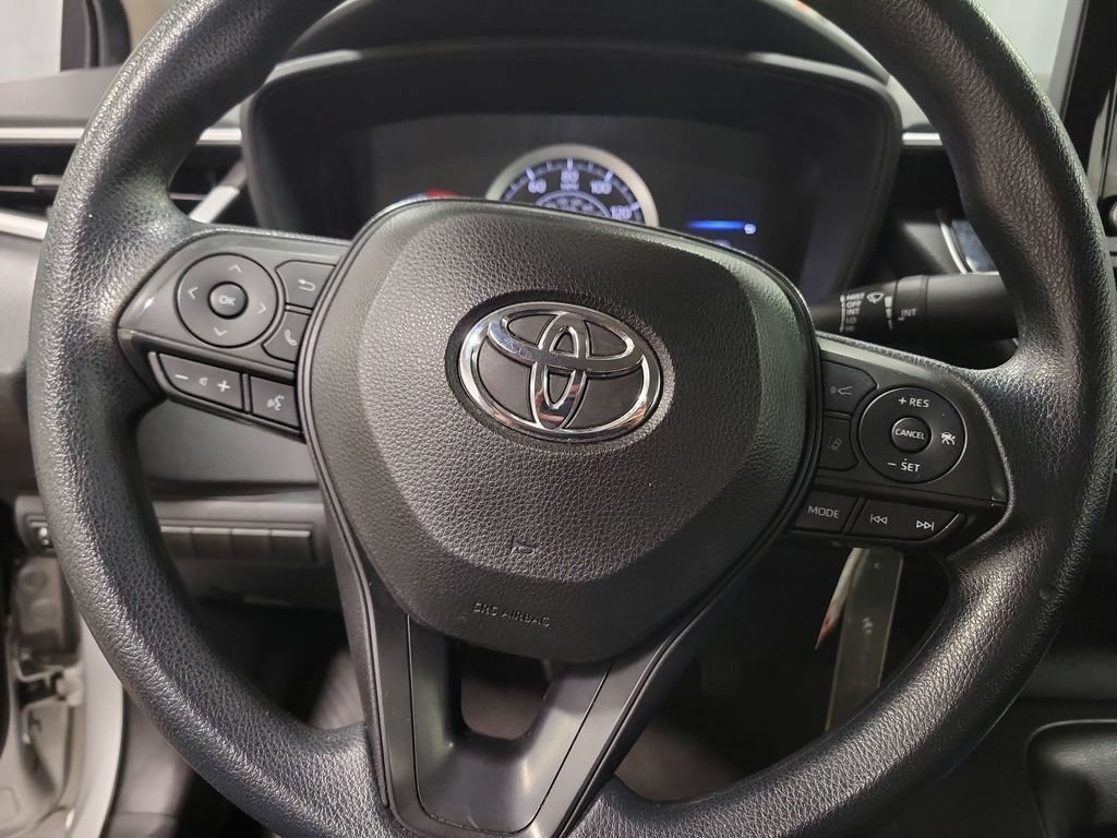Used 2022 Toyota Corolla LE FWD image 17