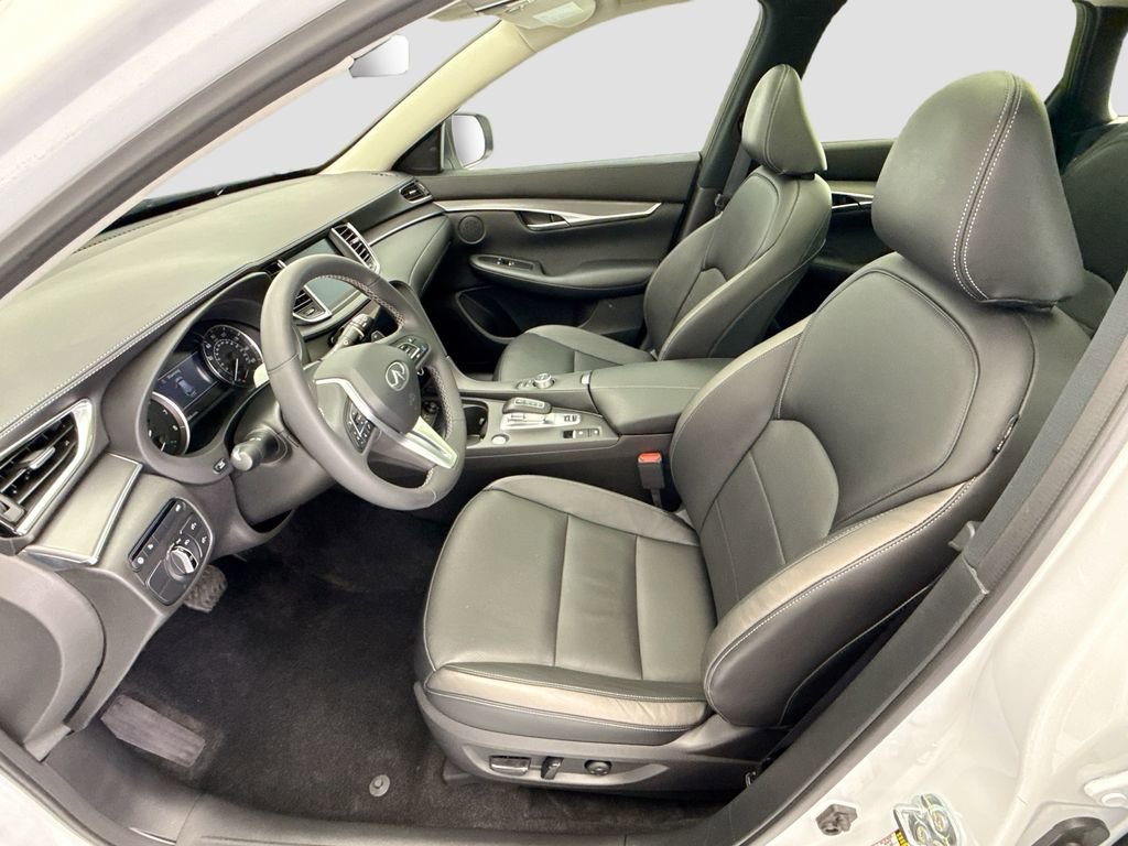 Used 2023 INFINITI QX50 Luxe AWD/4WD image 17