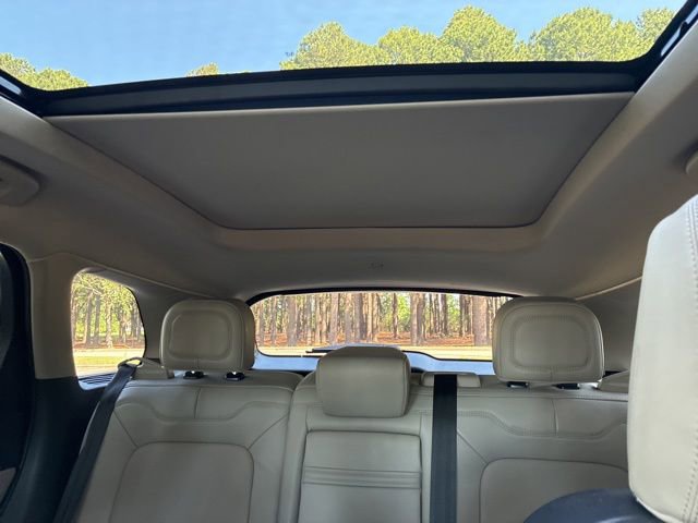 Certified 2025 Lincoln Corsair Reserve w/ Jet Appearance Package AWD/4WD image 33