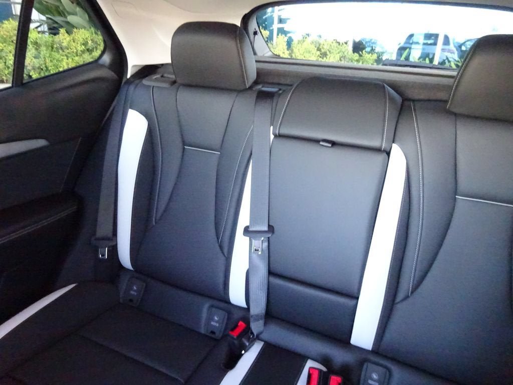 New 2026 Buick Envision Sport Touring AWD/4WD image 13