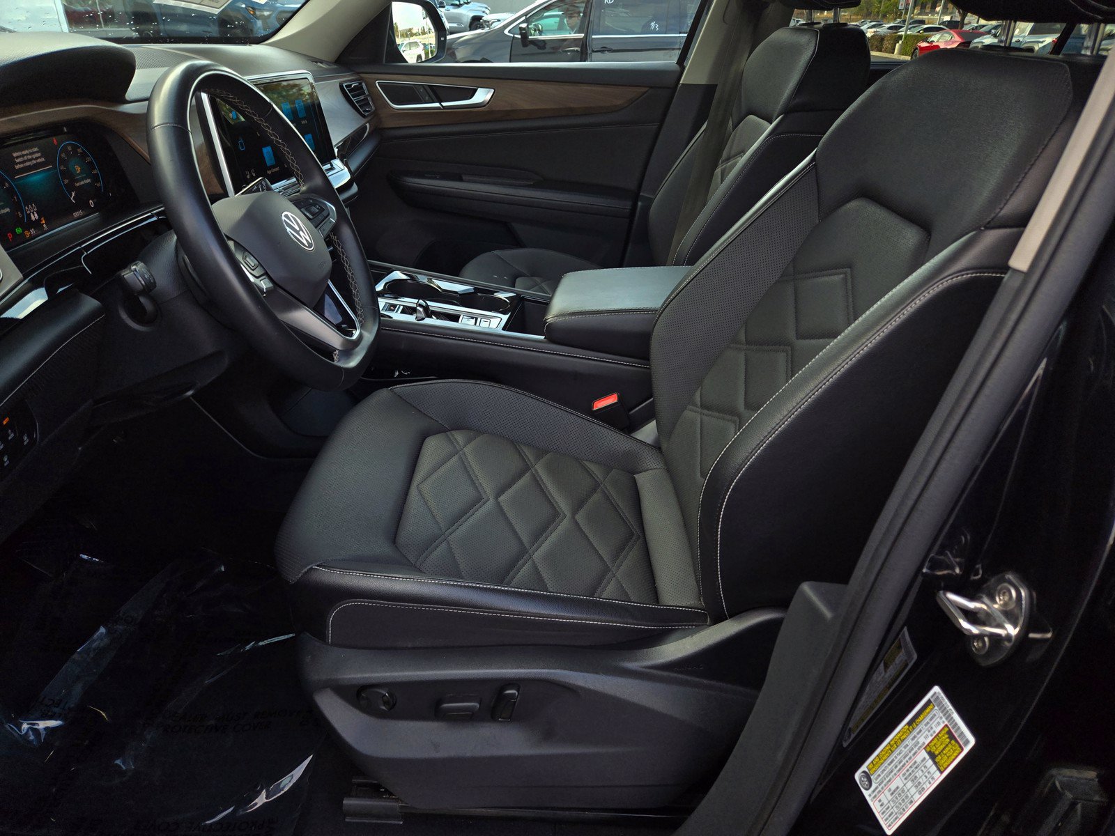 Used 2024 Volkswagen Atlas SE FWD image 17