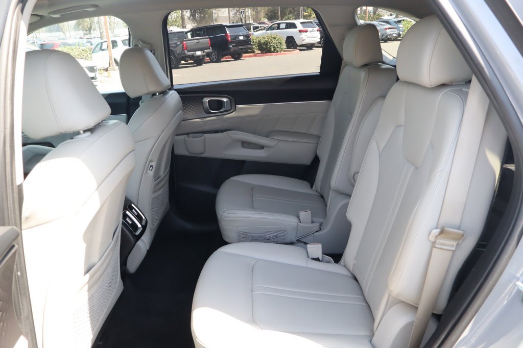 Used 2023 Kia Sorento SX FWD image 33