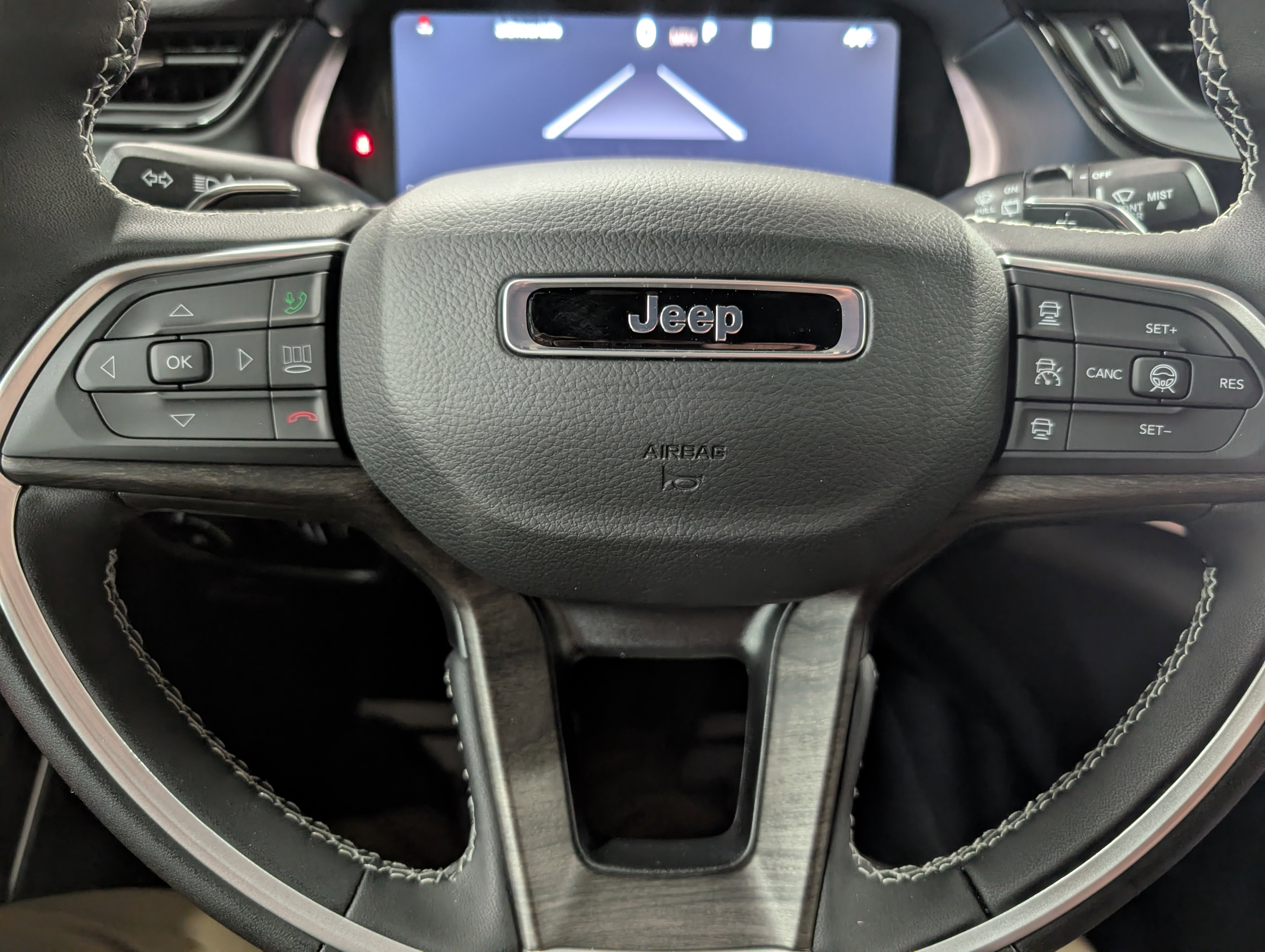 New 2026 Jeep Grand Cherokee Limited w/ Limited Altitude Package AWD/4WD image 8