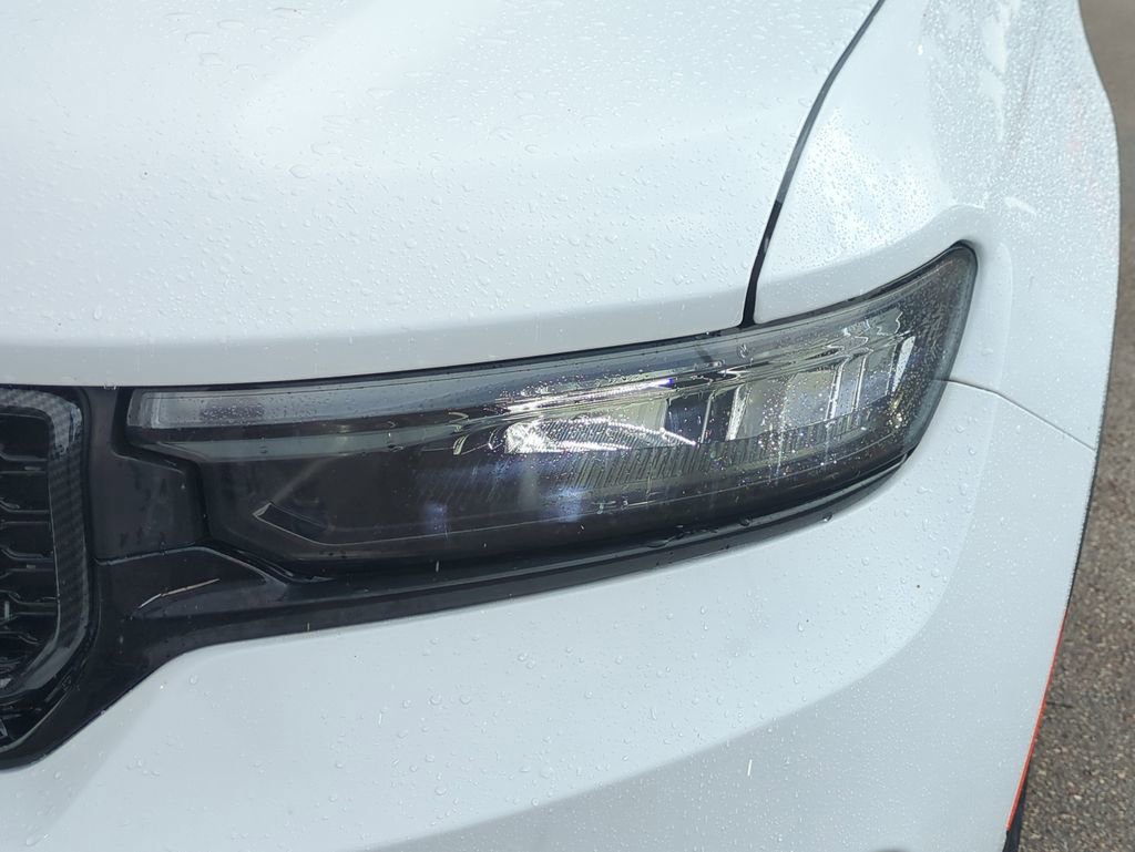 Used 2023 Jeep Grand Cherokee Laredo X image 11