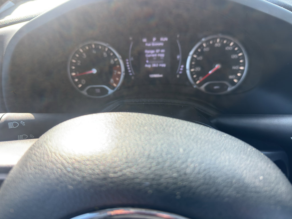 Used 2020 Jeep Renegade Latitude FWD image 14