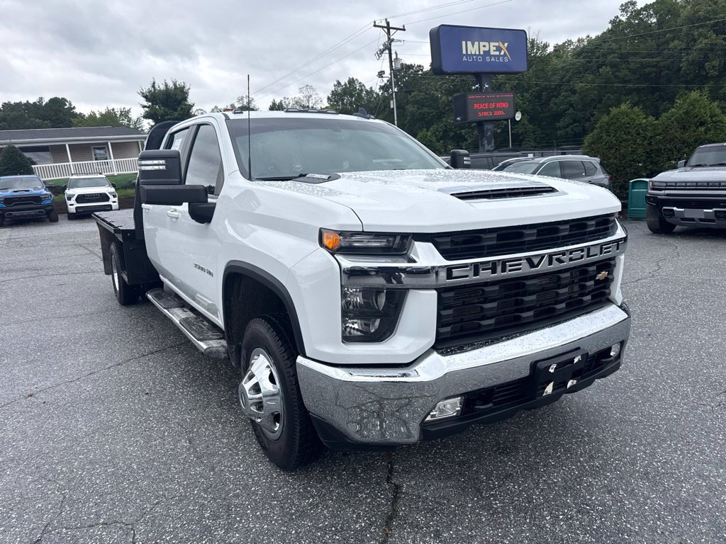 Used 2023 Chevrolet Silverado 3500 LT w/ Convenience Package AWD/4WD image 2