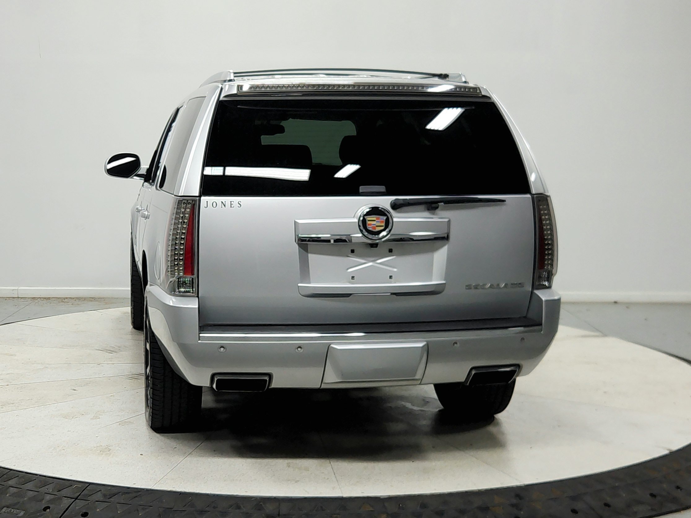 Used 2014 Cadillac Escalade Premium RWD image 7