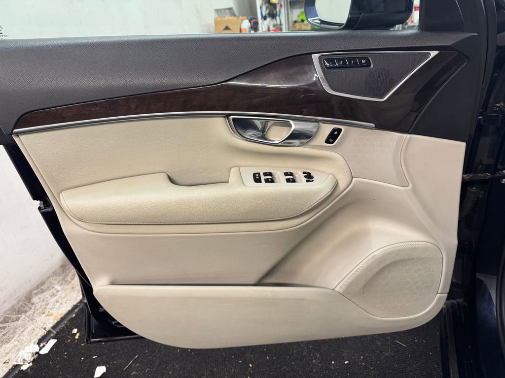 Used 2019 Volvo XC90 T5 Momentum w/ Advanced Package AWD/4WD image 14