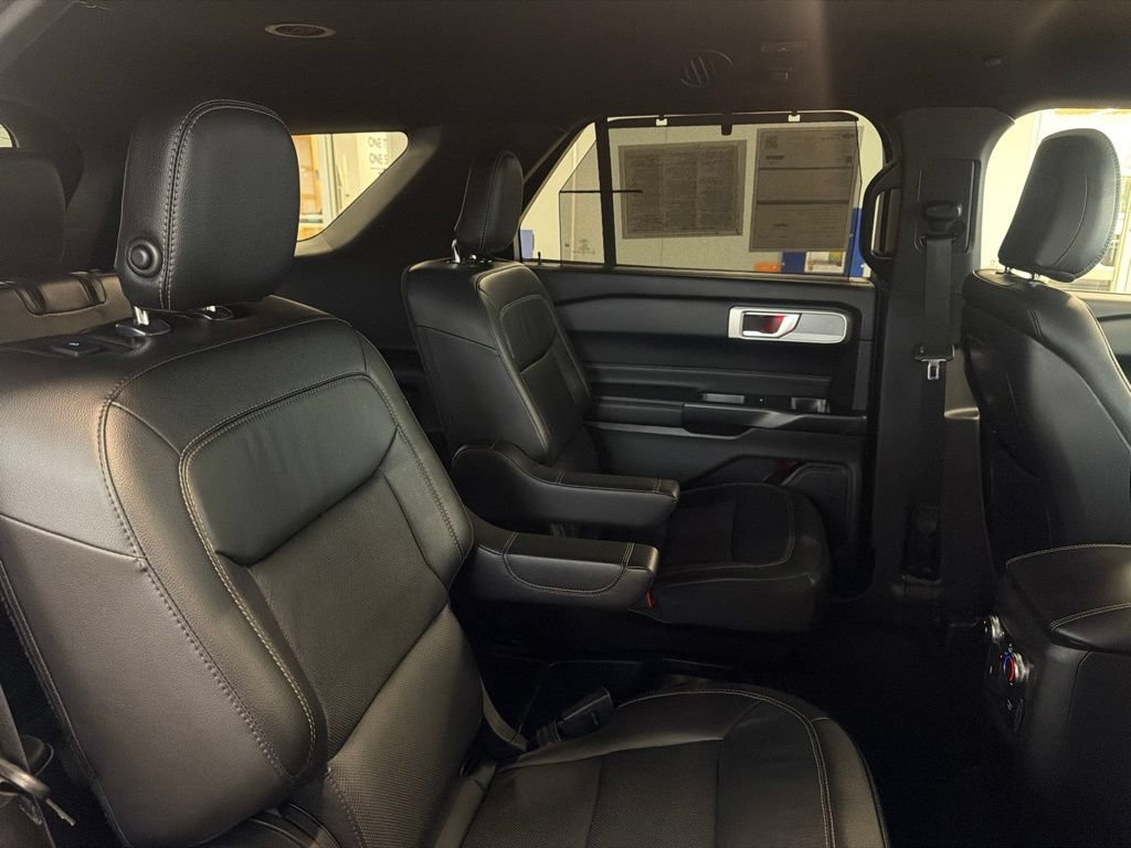 Certified 2020 Ford Explorer Limited w/ Hybrid Equipment Group 310A AWD/4WD image 25