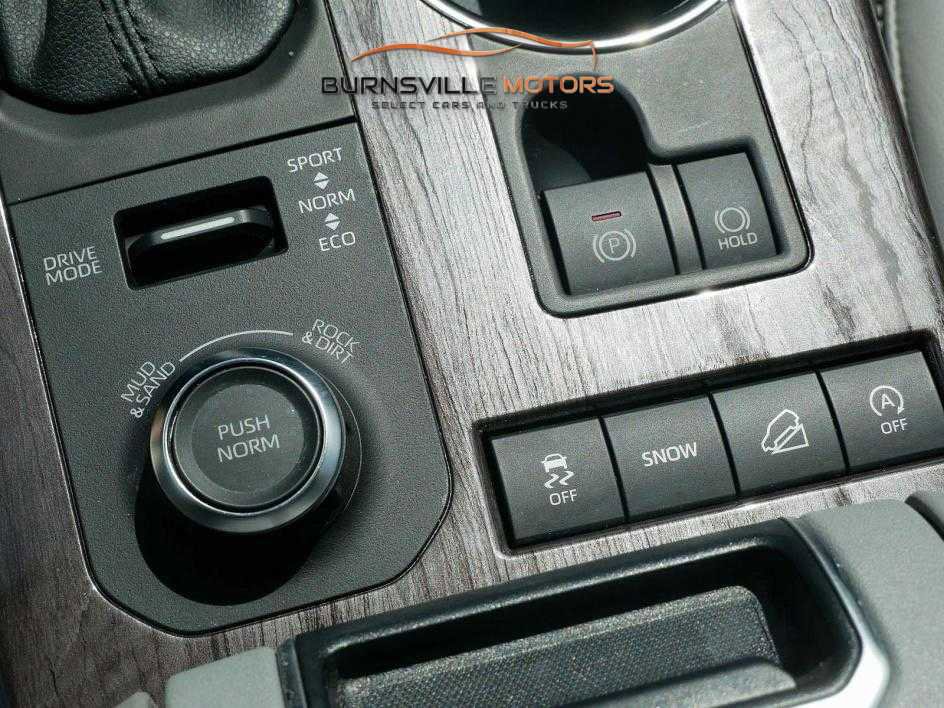 Used 2020 Toyota Highlander Platinum image 25