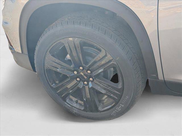 New 2025 GMC Acadia Elevation w/ Black Edition image 10