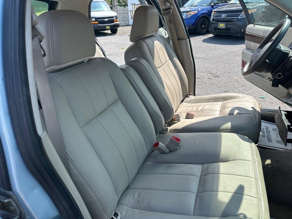 Used 2010 Mercury Grand Marquis LS RWD image 21