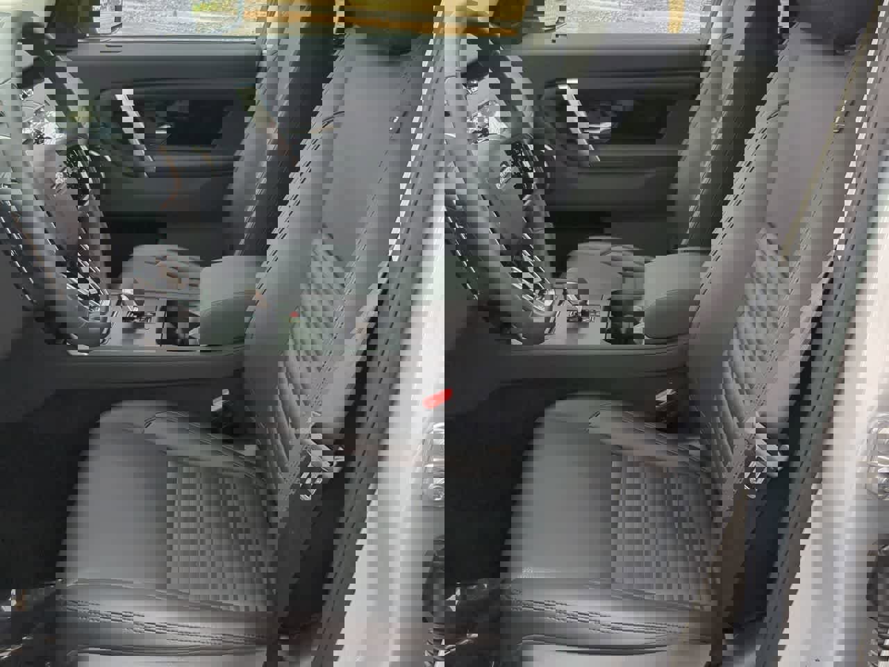 Used 2025 Land Rover Discovery Sport S AWD/4WD image 17