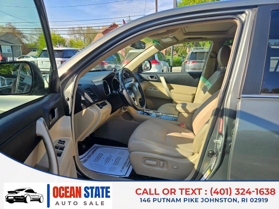 Used 2012 Toyota Highlander SE w/ Tow Pkg AWD/4WD image 10