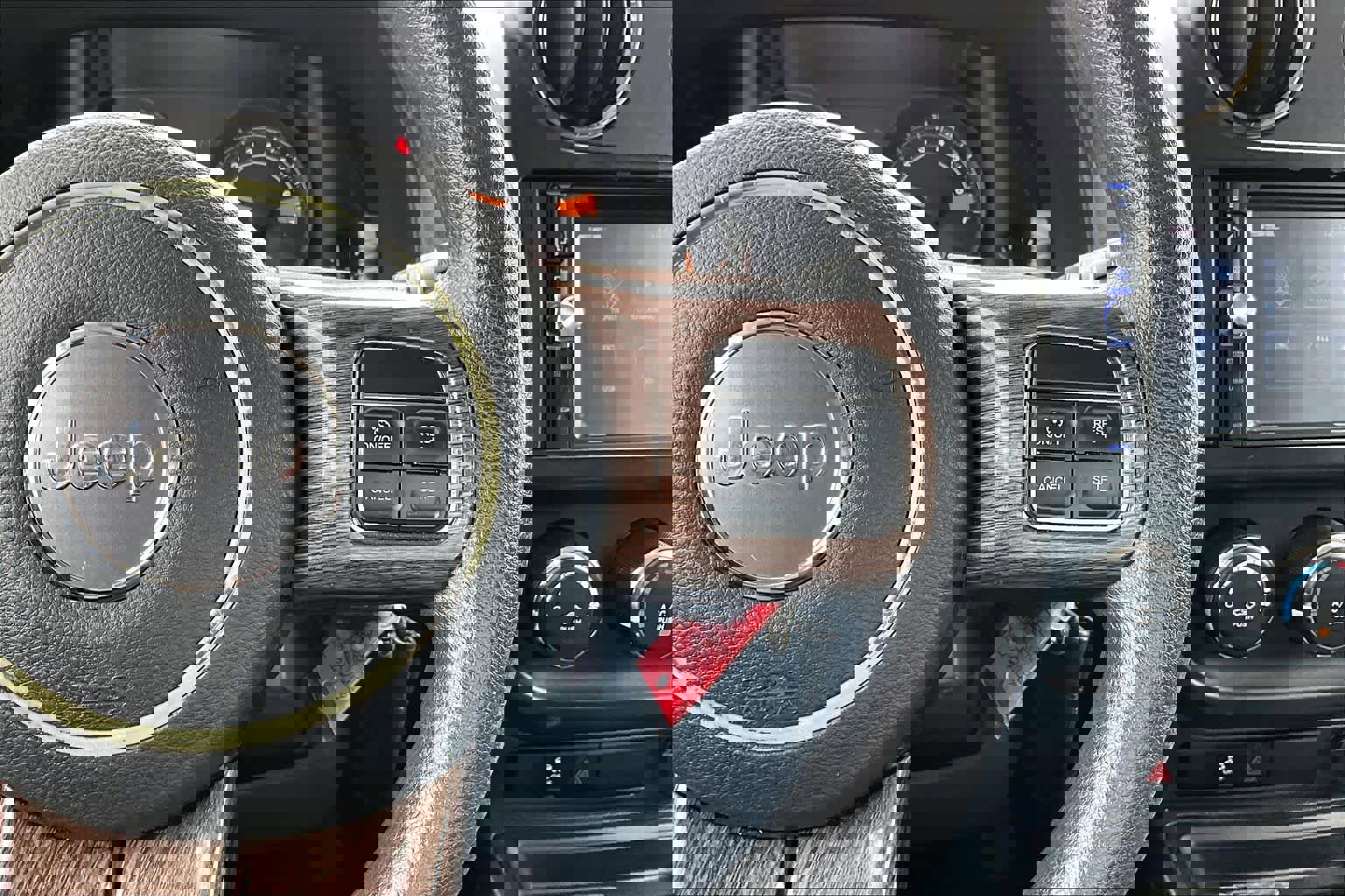 Used 2016 Jeep Patriot Sport w/ Power Value Group AWD/4WD image 25