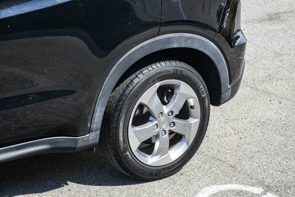 Used 2017 Honda HR-V LX image 11