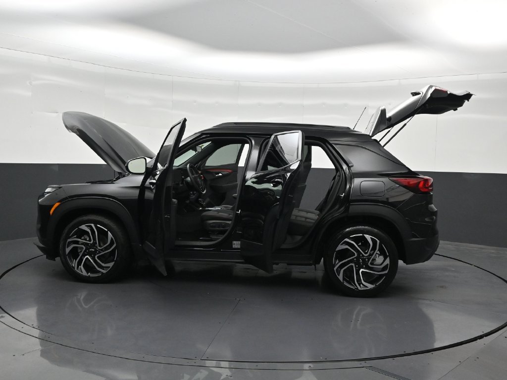 Used 2024 Chevrolet TrailBlazer RS w/ Driver Confidence Package FWD image 32