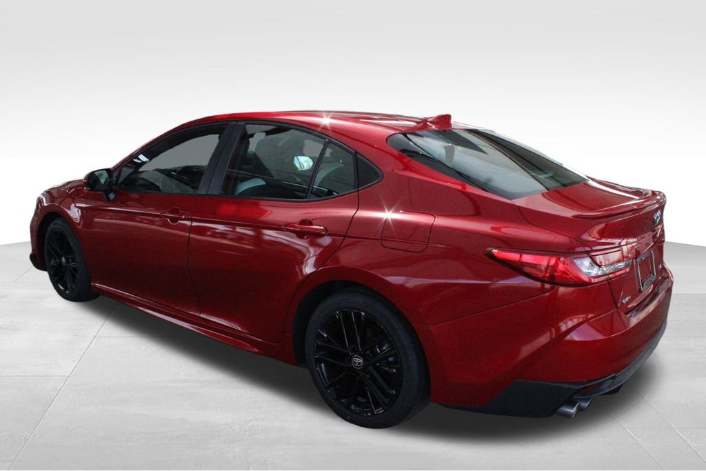 Used 2025 Toyota Camry SE FWD image 13