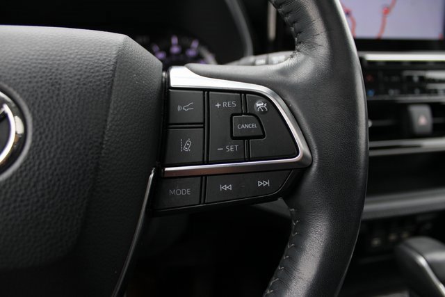 Used 2020 Toyota Highlander Limited image 24