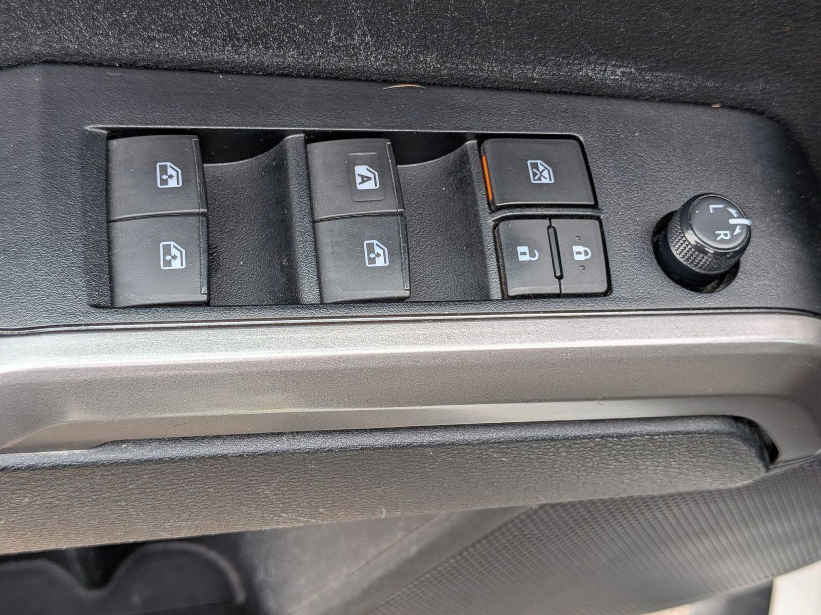 Used 2022 Toyota Tacoma SR5 w/ SR5 Appearance Package (SM) image 14