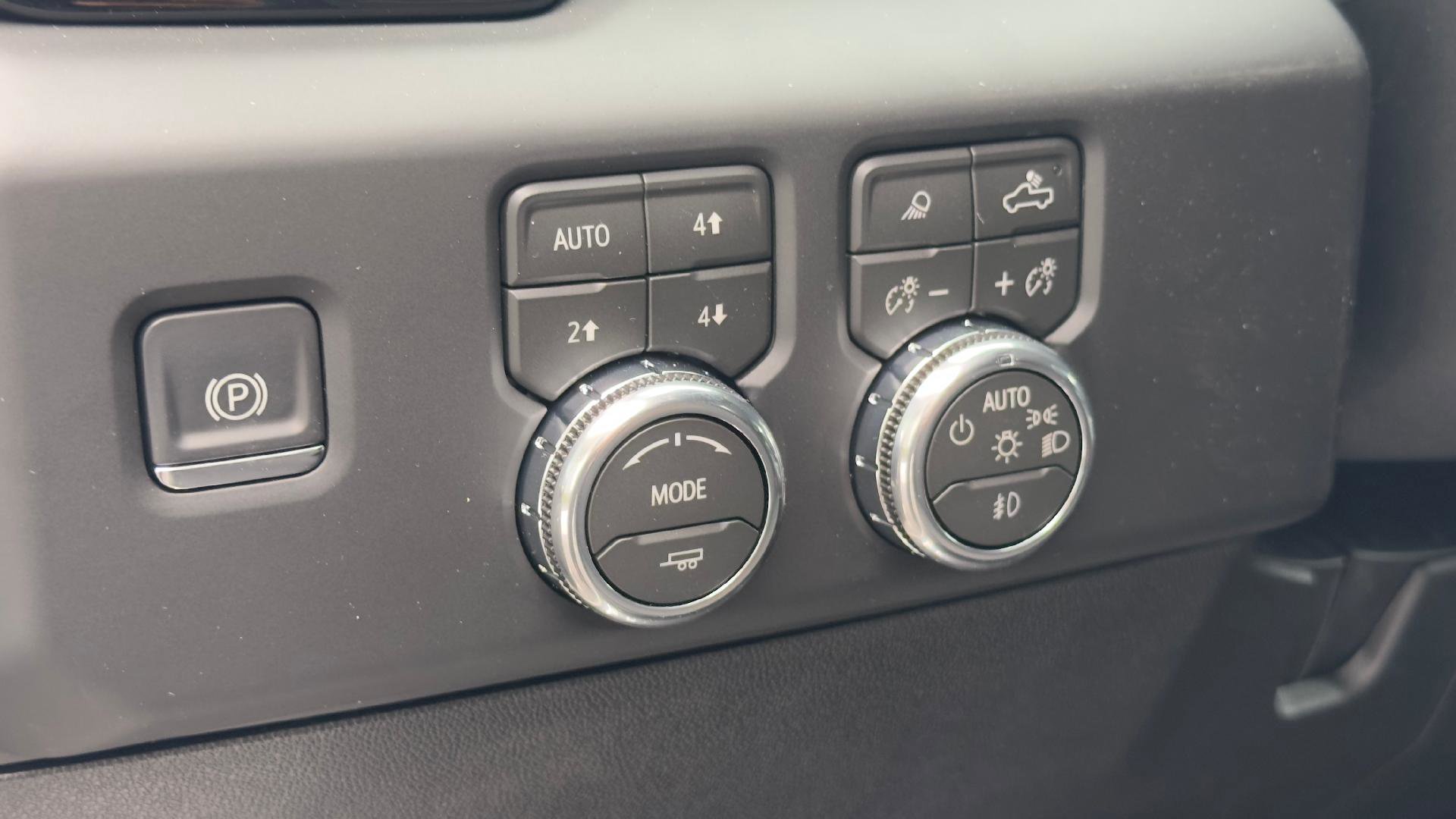 New 2026 GMC Sierra 2500 AT4 w/ AT4 Premium Plus Package image 18