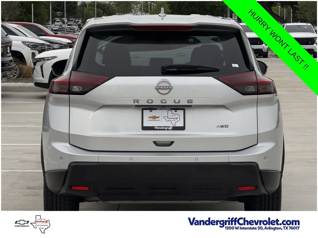 Used 2025 Nissan Rogue SV AWD/4WD image 5