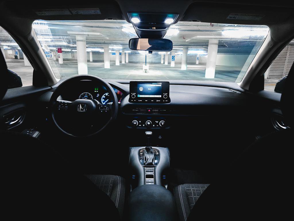 Certified 2025 Honda HR-V LX image 3