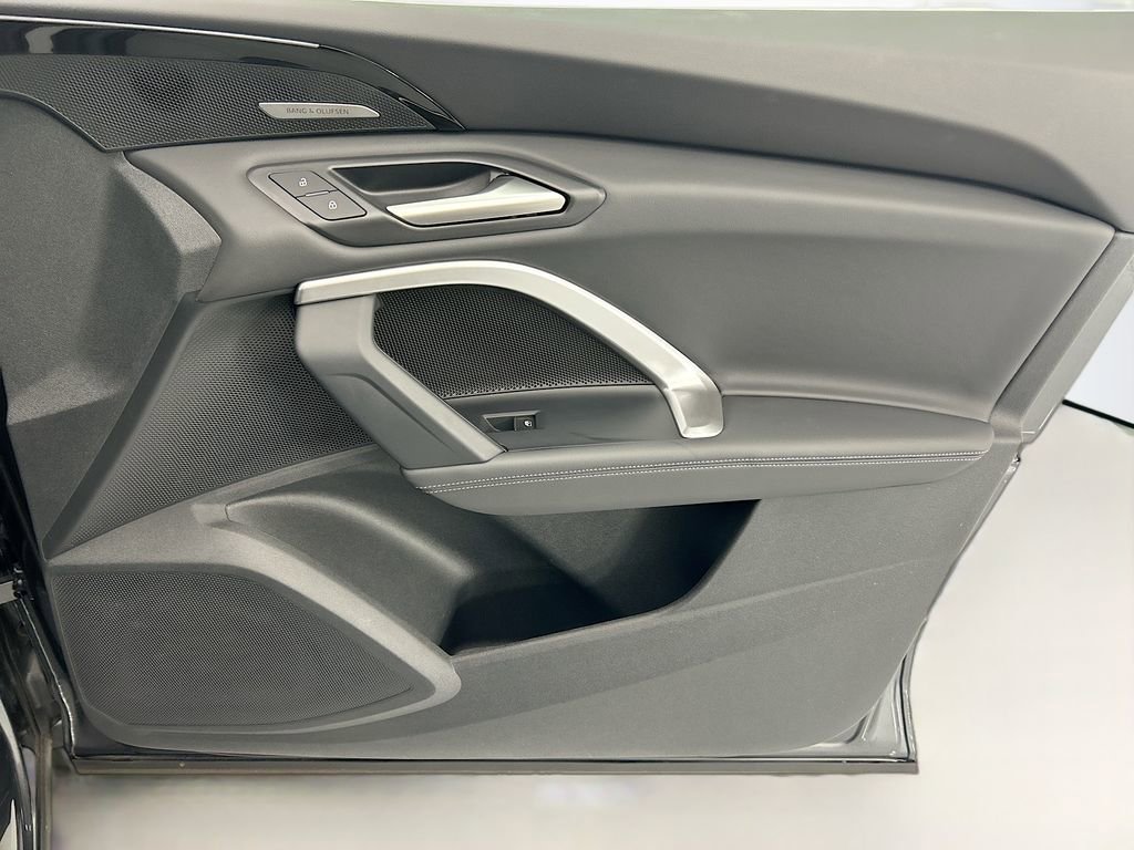 Certified 2025 Audi Q5 Premium Plus w/ Premium Plus image 24