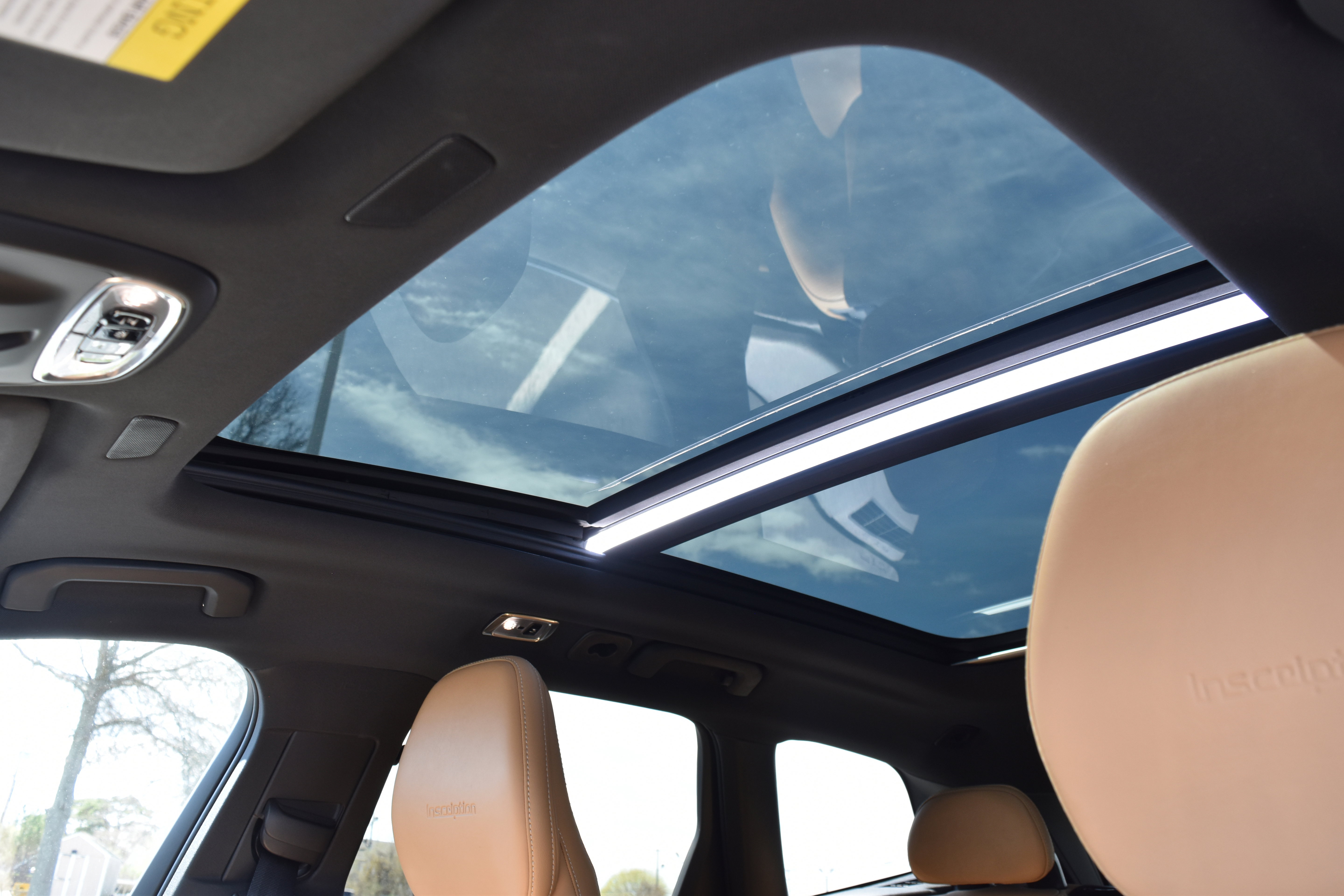 Used 2019 Volvo XC60 T6 Inscription w/ Protection Package Premier AWD/4WD image 17