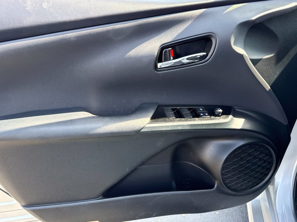 Used 2019 Toyota Prius XLE w/ Premium Convenience Package FWD image 17