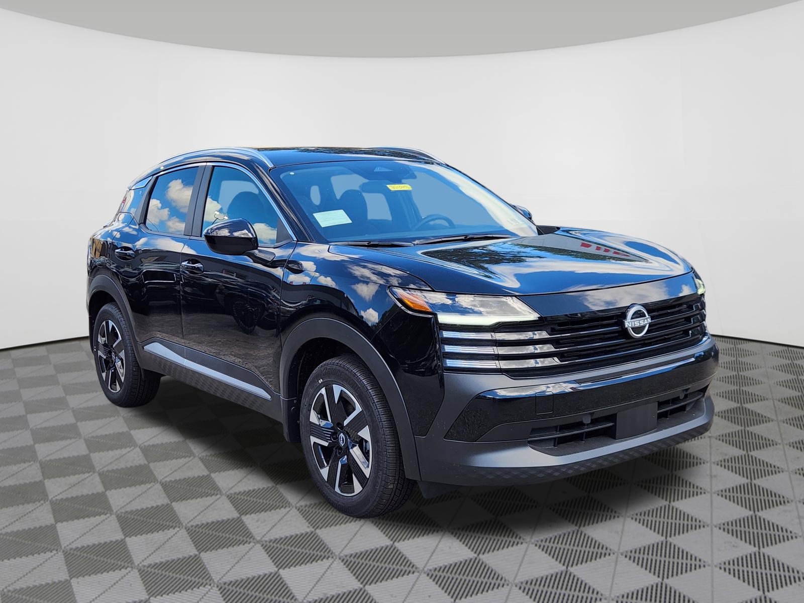 Used 2026 Nissan Kicks SV AWD/4WD image 1
