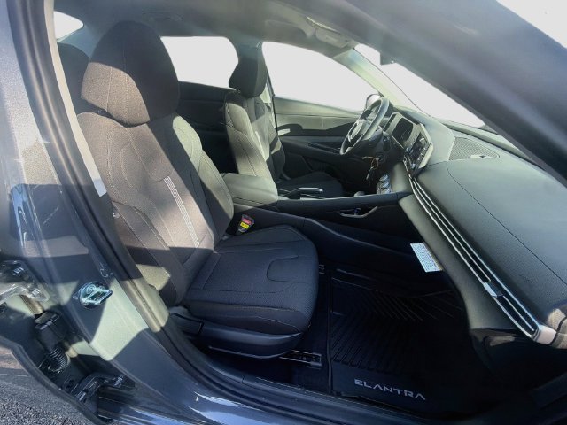 New 2026 Hyundai Elantra SE FWD image 27