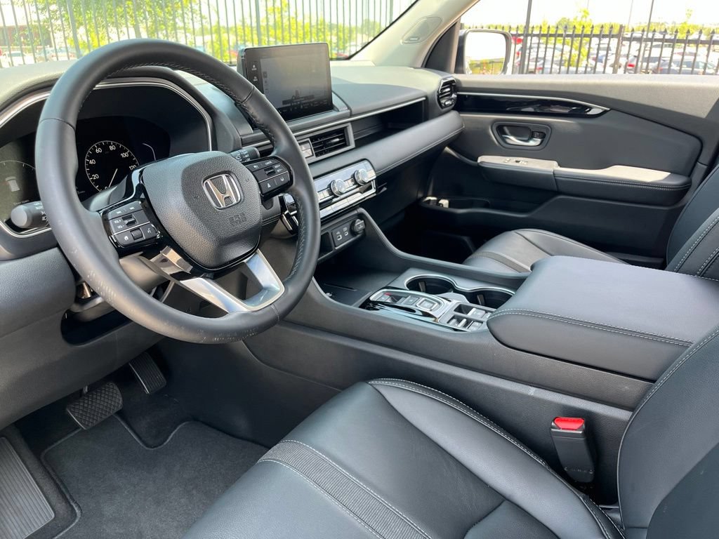 Certified 2025 Honda Pilot Touring image 20