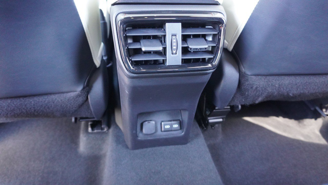 Used 2024 Lexus NX 250 FWD w/ Towing Package (2000 Lbs) image 29