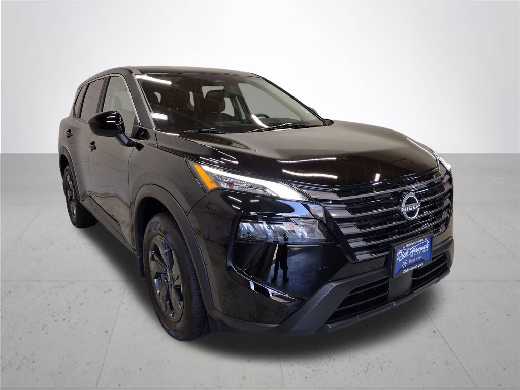 Used 2026 Nissan Rogue SV w/ Cold Weather Package AWD/4WD image 4