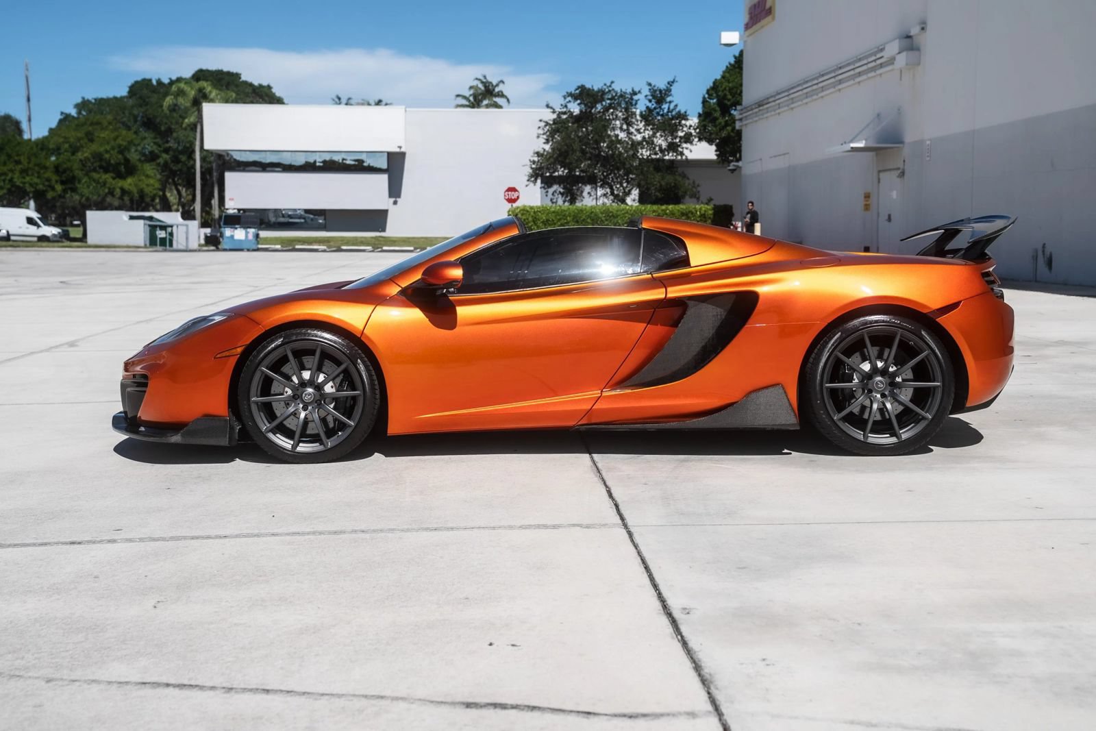 Used 2013 McLaren MP4-12C Spider RWD image 14
