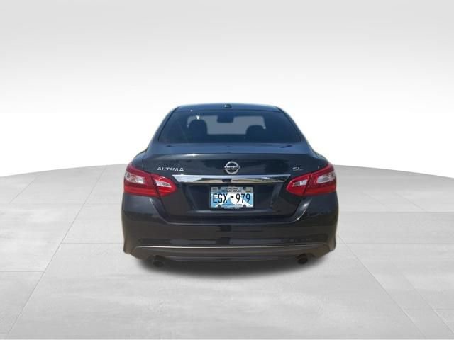 Used 2017 Nissan Altima 2.5 SL w/ Technology Package FWD image 4