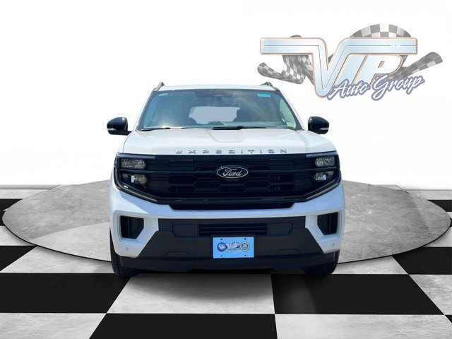 Used 2026 Ford Expedition Active AWD/4WD image 2