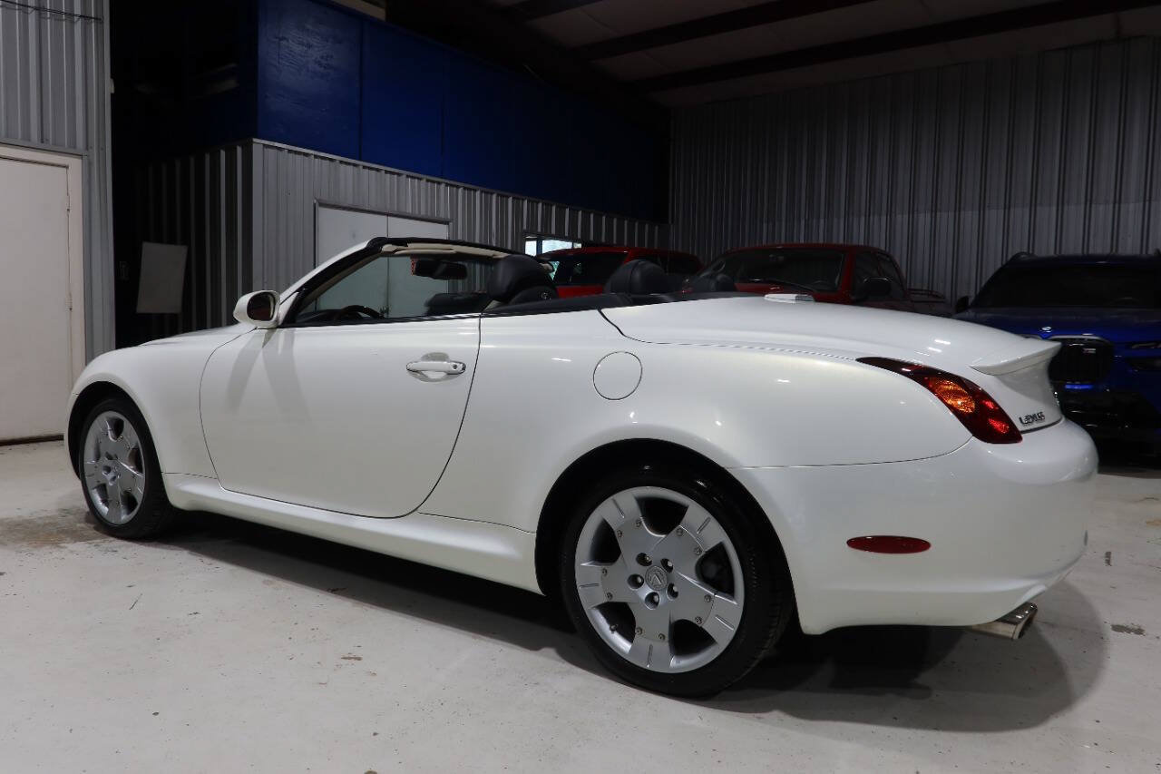 Used 2005 Lexus SC 430 Convertible RWD image 2