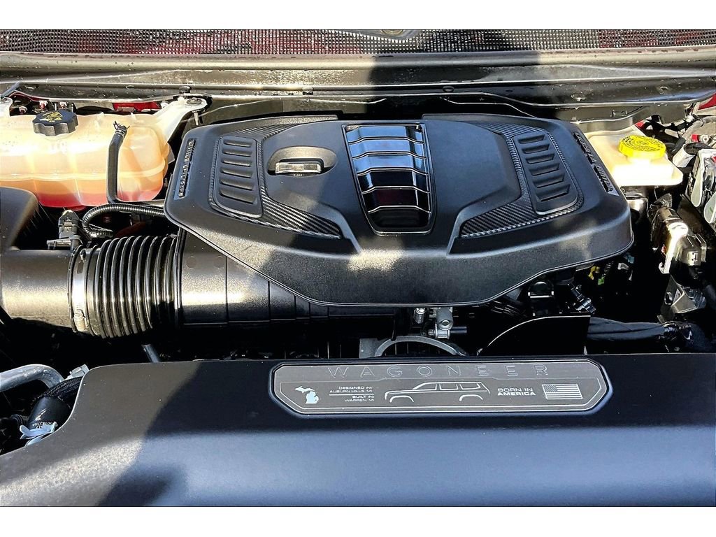 Certified 2024 Jeep Wagoneer L Series II w/ Flexible Seating Group image 11