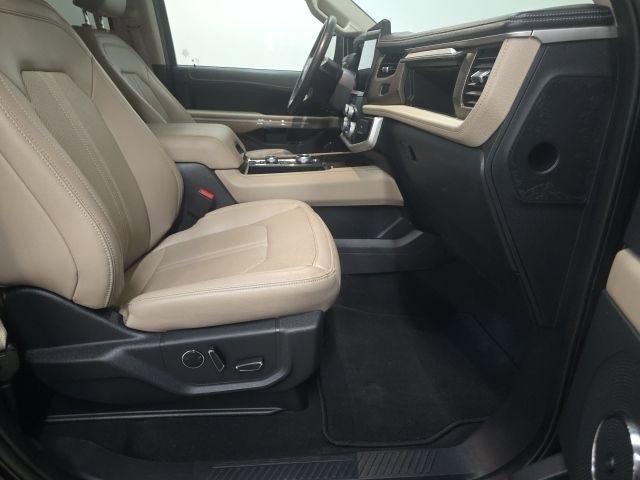 Used 2024 Ford Expedition Max Limited AWD/4WD image 3