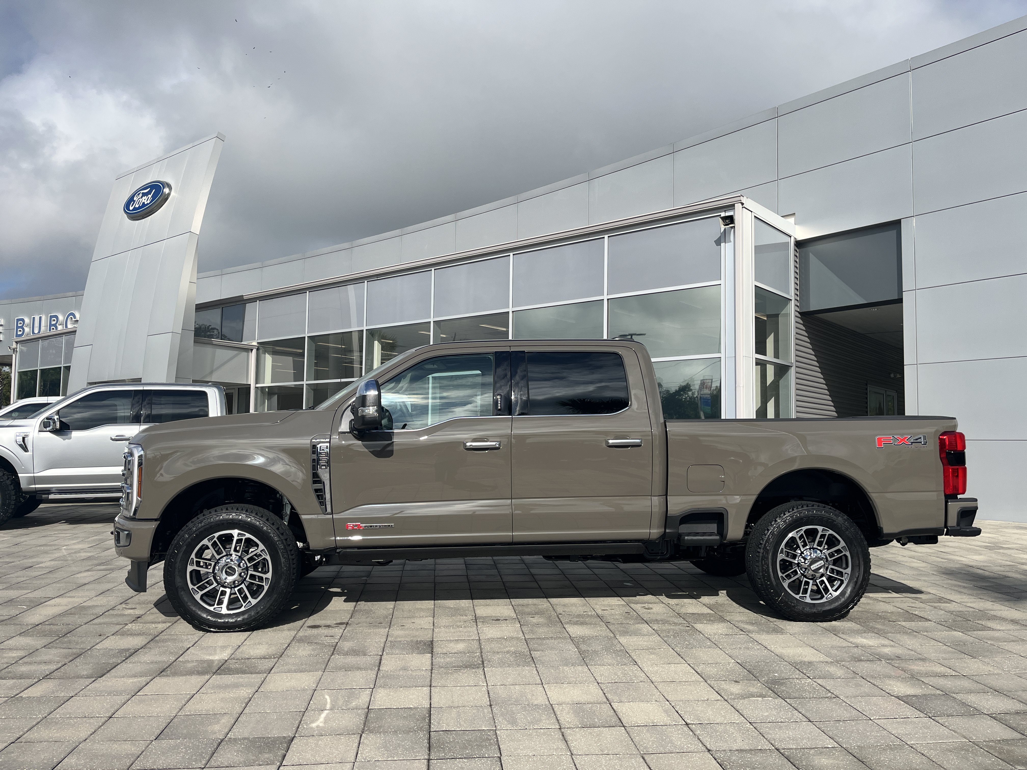 New 2027 Ford F350 Platinum w/ Platinum Plus Package AWD/4WD image 4