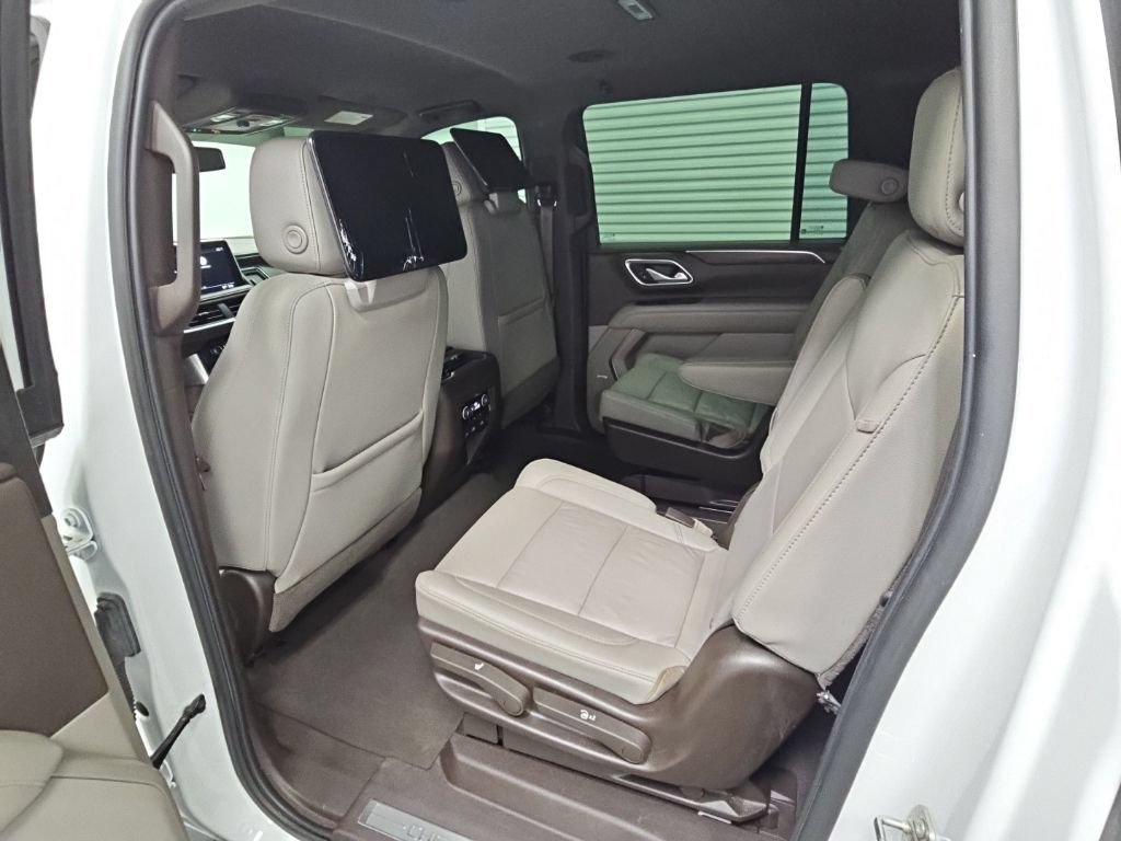 Used 2021 Chevrolet Suburban Z71 w/ Rear Media and Nav Package AWD/4WD image 33